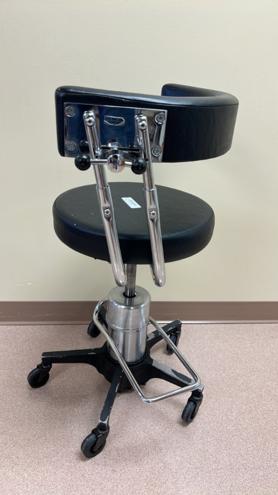 FOOT OPERATED ASSITANT STOOL
