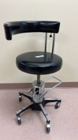 FOOT OPERATED ASSITANT STOOL