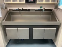 STERIS AMSCO FLEXMATIC DOUBLE BAY SCRUB SINK (COI/DEINSTALL REQUIRED)