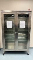MOBILE STAINLESS STEEL DOUBLE GLASS DOOR, 5-GLASS SHELF CABINET (6')