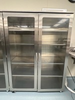 MOBILE STAINLESS STEEL DOUBLE GLASS DOOR, 5-SHELF CABINET (5')