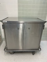 SUBURBAN SURICAL CASE CART