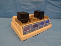 STRYKER 7110-120-000 BATTERY CHARGER WITH (2) SYSTEM 8 BATTERIES