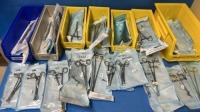 LOT OF ASSORTED RETRACTORS