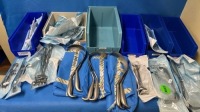 LOT OF ASSORTED RETRACTORS