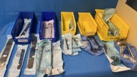 LOT OF ASSORTED RETRACTORS