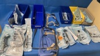 LOT OF ASSORTED RETRACTORS
