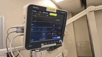 MINDRAY PASSPORT 12 PATIENT MONITOR WITH LEADS, WALL MOUNT