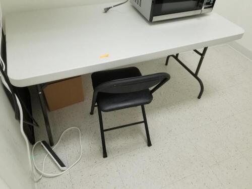 PLASTIC TABLE WITH FOLDING CHAIR