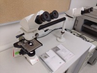 LEICA DM 1000 MULTIPLE VIEWING MICROSCOPE WITH (10X/20, 10X/20) EYEPIECE, (10X/20, 10X/20) EYEPIECE