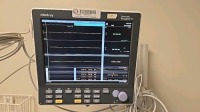 MINDRAY DATASCOPE PASSPORT V PATIENT MONITOR WITH LEADS, WALL MOUNT X