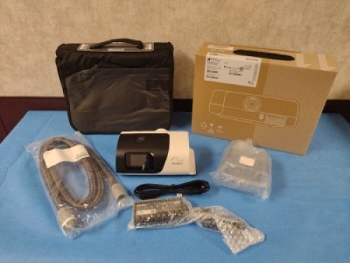 RESMED AIRSENSE 11 REF 39001 AUTOSET CPAP MACHINE **NEW IN BOX**
