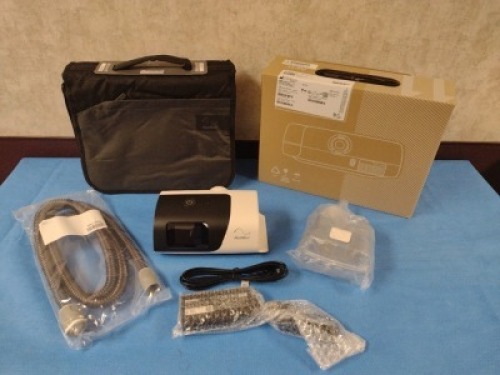 RESMED AIRSENSE 11 REF 39001 AUTOSET CPAP MACHINE **NEW IN BOX**