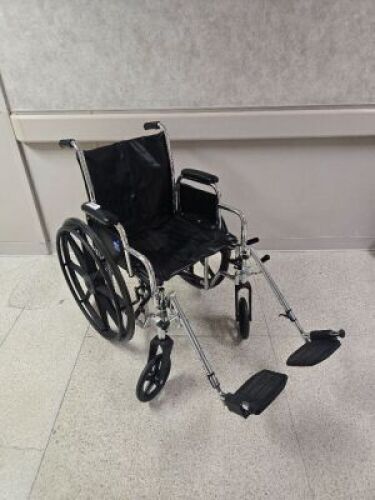 MEDLINE EXCEL 2000 WHEELCHAIR