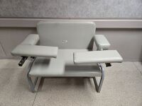 DOUBLE SWING ARM PHLEBOTOMY CHAIR