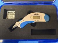 REICHERT TONO-PEN AVIA TONOMETER WITH CASE