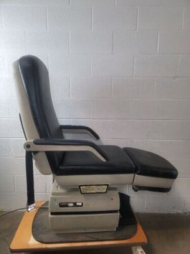 MIDMARK PODIATRY 417 EXAM TABLE W/FOOTSWITCH