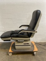 MIDMARK PODIATRY 417 EXAM TABLE W/FOOTSWITCH