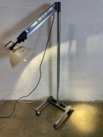 MEDICAL ILLUMINATION EXAM LIGHT ON ROLLING STAND