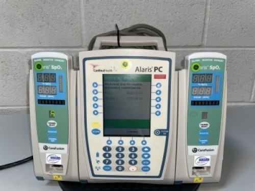 ALARIS 8015 INFUSION PUMP W/8210 MODULES