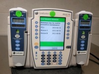 ALARIS 8015 INFUSION PUMP W/8100 MODULES