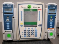 ALARIS 8015 INFUSION PUMP W/8100 MODULES