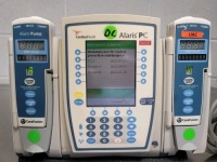 ALARIS 8015 INFUSION PUMP W/8100 MODULES