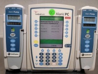 ALARIS 8015 INFUSION PUMP W/8100 MODULES