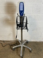 WELCH ALLYN SPOT VITAL SIGNS PATIENT MONITOR ON ROLLING STAND