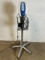 WELCH ALLYN SPOT VITAL SIGNS PATIENT MONITOR ON ROLLING STAND