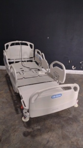 HILL-ROM ADVANTA 2 HOSPITAL BED