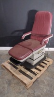 MIDMARK 417 PODIATRY EXAM CHAIR