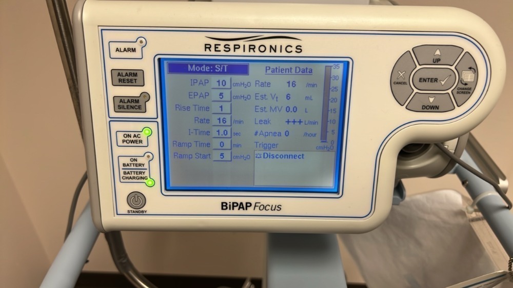 RESPIRONICS BIPAP FOCUS VENTILATOR SYSTEM WITH FISHER&PAYKEL MR850JHU ...