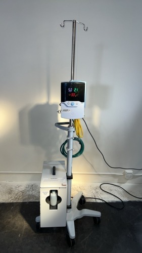 VAPOTHERM PRECISION FLOW VENTILATOR WITH VAPOTHERM Q50 COMPRESSER