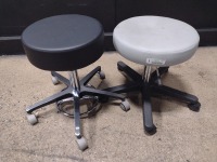 LOT OF (2) STOOLS