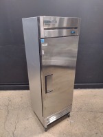 TRUE T-19-HC REFRIGERATOR