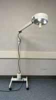 WELCH ALLYN LS200 PROCEDURE LIGHT ON ROLLING STAND