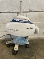 STRYKER MISTRAL-AIR PATIENT WARMING SYSTEM ON ROLLING STAND