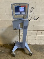 CAREFUSION AVEA 17211 VENTILATOR ON ROLLING STAND