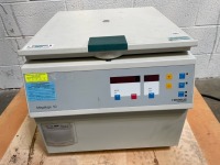 HERAEUS MEGAFUGE 1 CENTRIFUGE