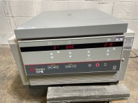 THERMO IEC CENTRA GP8 CENTRIFUGE