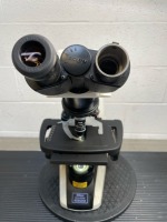 NIKON ECLIPSE E200 LAB MICROSCOPE WITH 4 OBJECTIVES