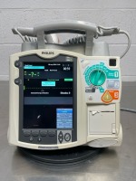 PHILIPS HEARTSTART MRX DEFIB (W/ PACING,ECG,AED) W/ PADDLES