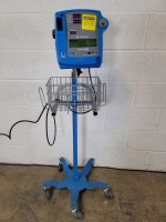 GE DINAMAP PRO 200V2 PATIENT MONITOR ON ROLLING STAND