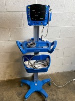 GE DINAMAP V100 PATIENT MONITOR ON ROLLING STAND