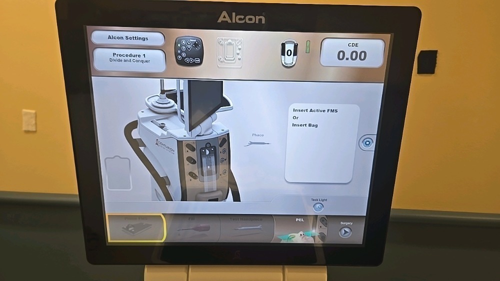 ALCON CENTURION 8065753057 VISION SYSTEM WITH FOOT CONTROL, MFG. 10-18 ...