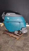 TENNANT T5 FLOOR CLEANER