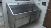 STERIS FLEXMATIC DUAL BAY SCRUB SINK (LITTLE TO NO USE)