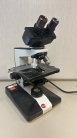 LEITZ BIOMED MICROSCOPE (O293)