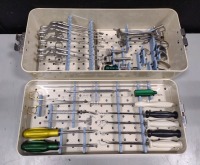 HAND/RETRACTOR TRAY INSTRUMENT SET